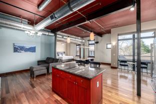 210 W Magnolia St - Photo 1 of 1