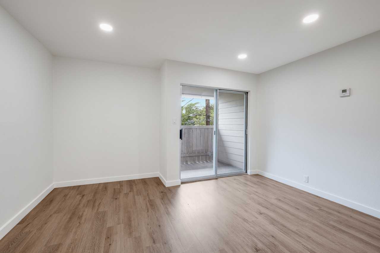 340 Montclair Street - Photo 4 of 10