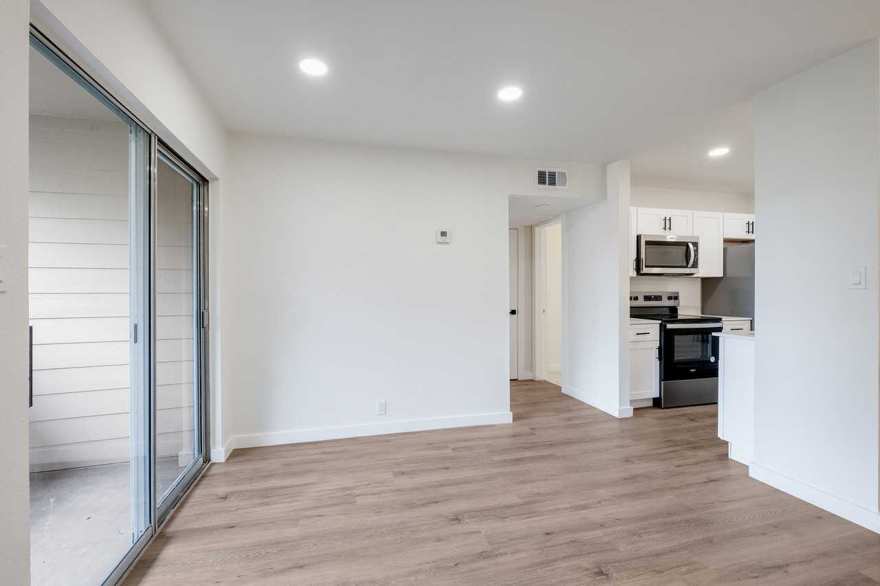 340 Montclair Street - Photo 5 of 10