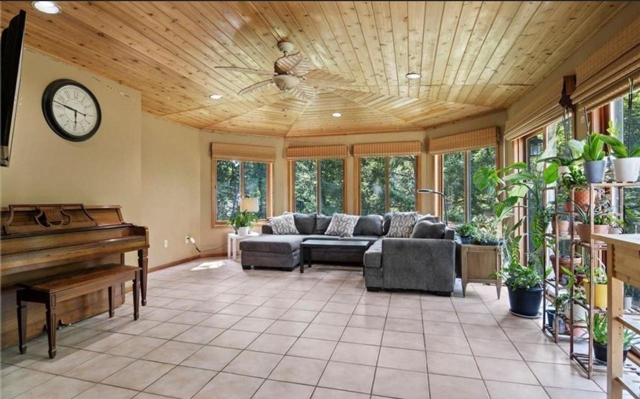 14838 Kendall Ct - Photo 5 of 17