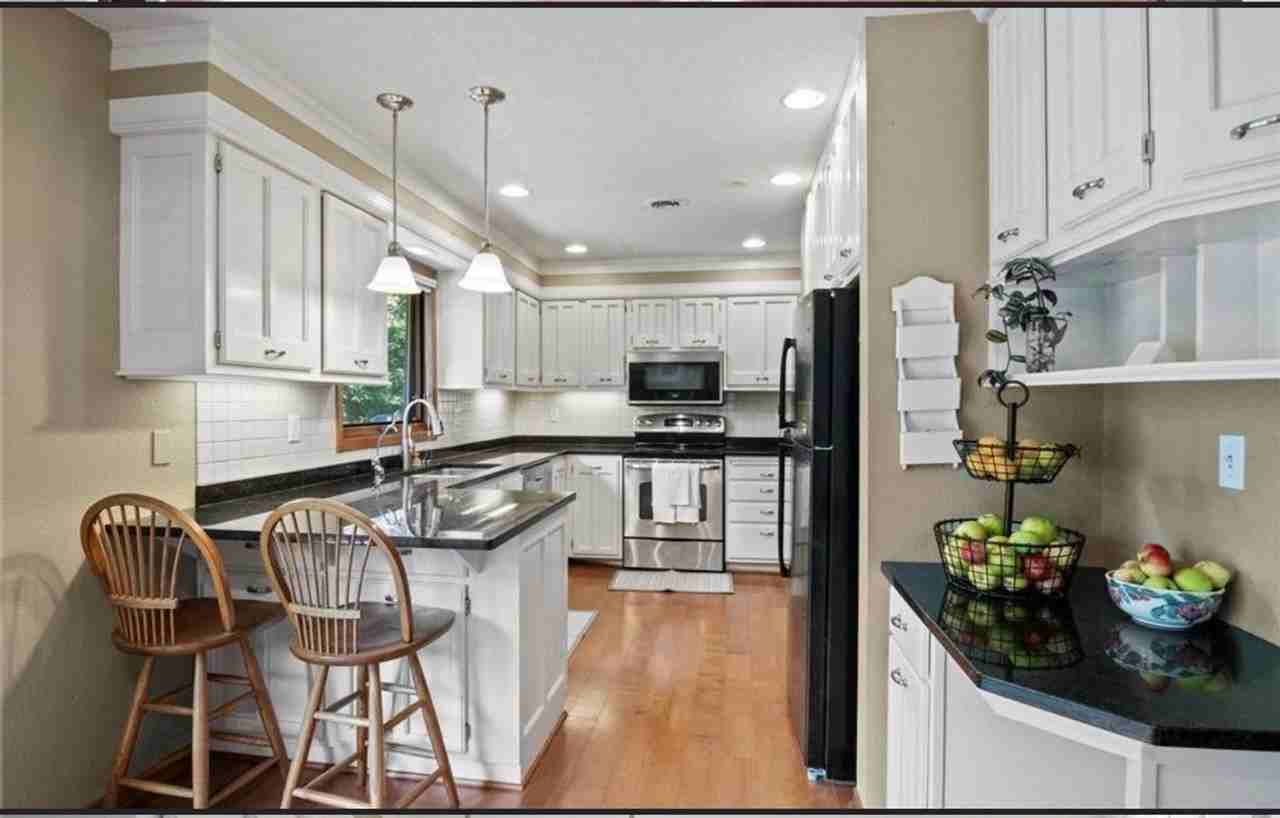 14838 Kendall Ct - Photo 6 of 17