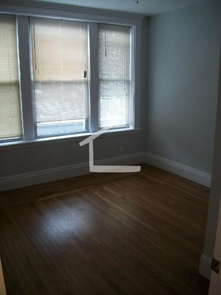 13 Babcock Street - Photo 3 of 11