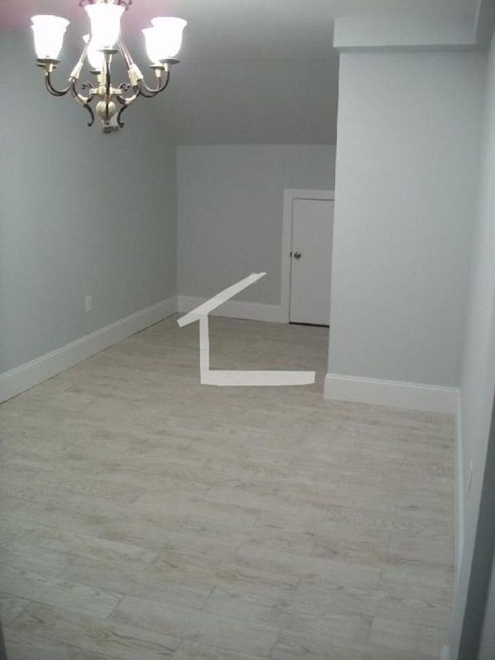 13 Babcock Street - Photo 4 of 11