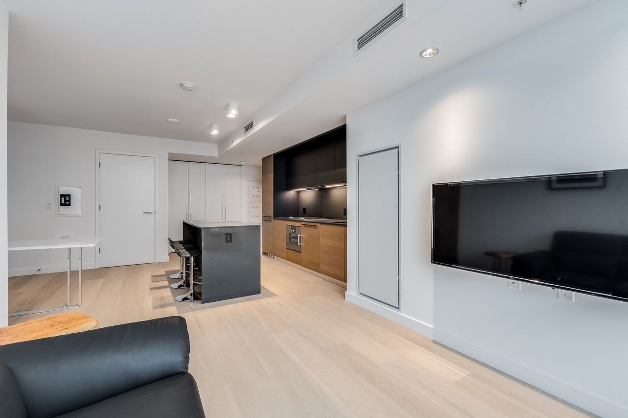 1289 Hornby Street - Photo 3
