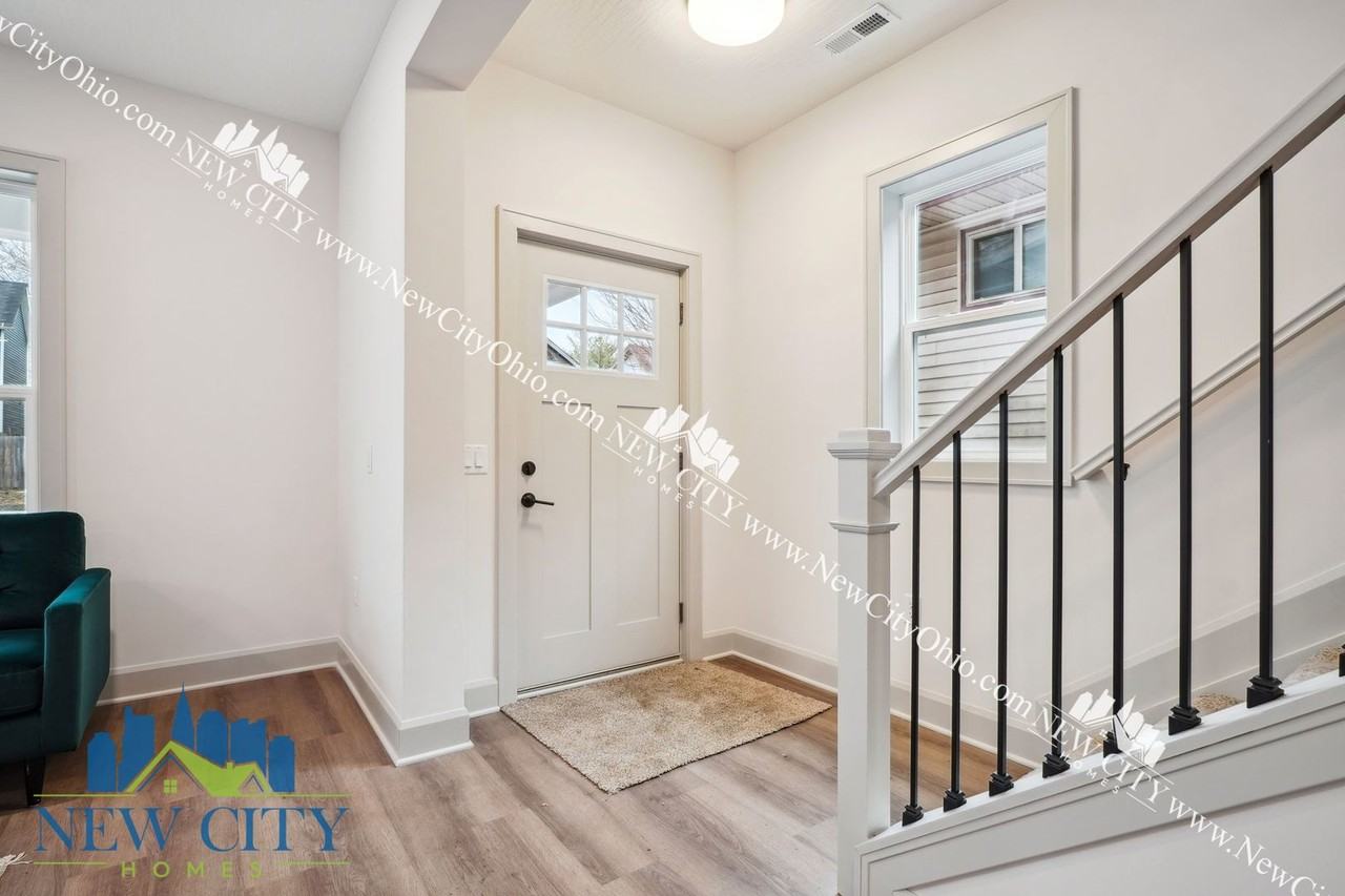 55 Hayden Ave - Photo 4 of 33