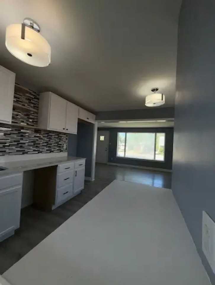 17745 South Burnham Avenue - Photo 2 of 11