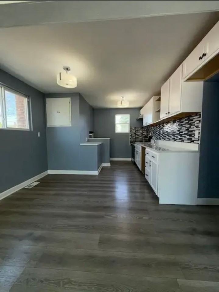 17745 South Burnham Avenue - Photo 5 of 11