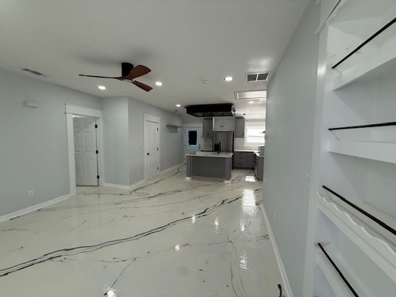 2526 Center St Nw - Photo 2 of 16