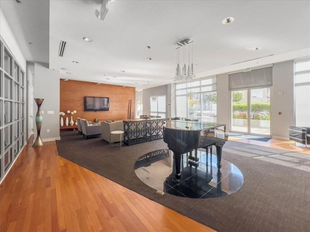 711 Cosmopolitan Drive