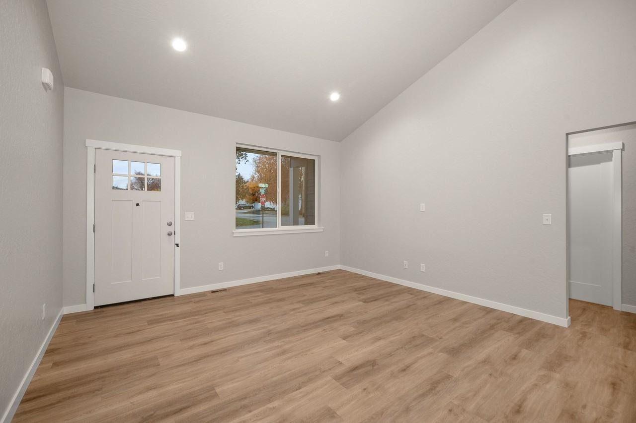 9268 East Rockwell Lane - Photo 7 of 26