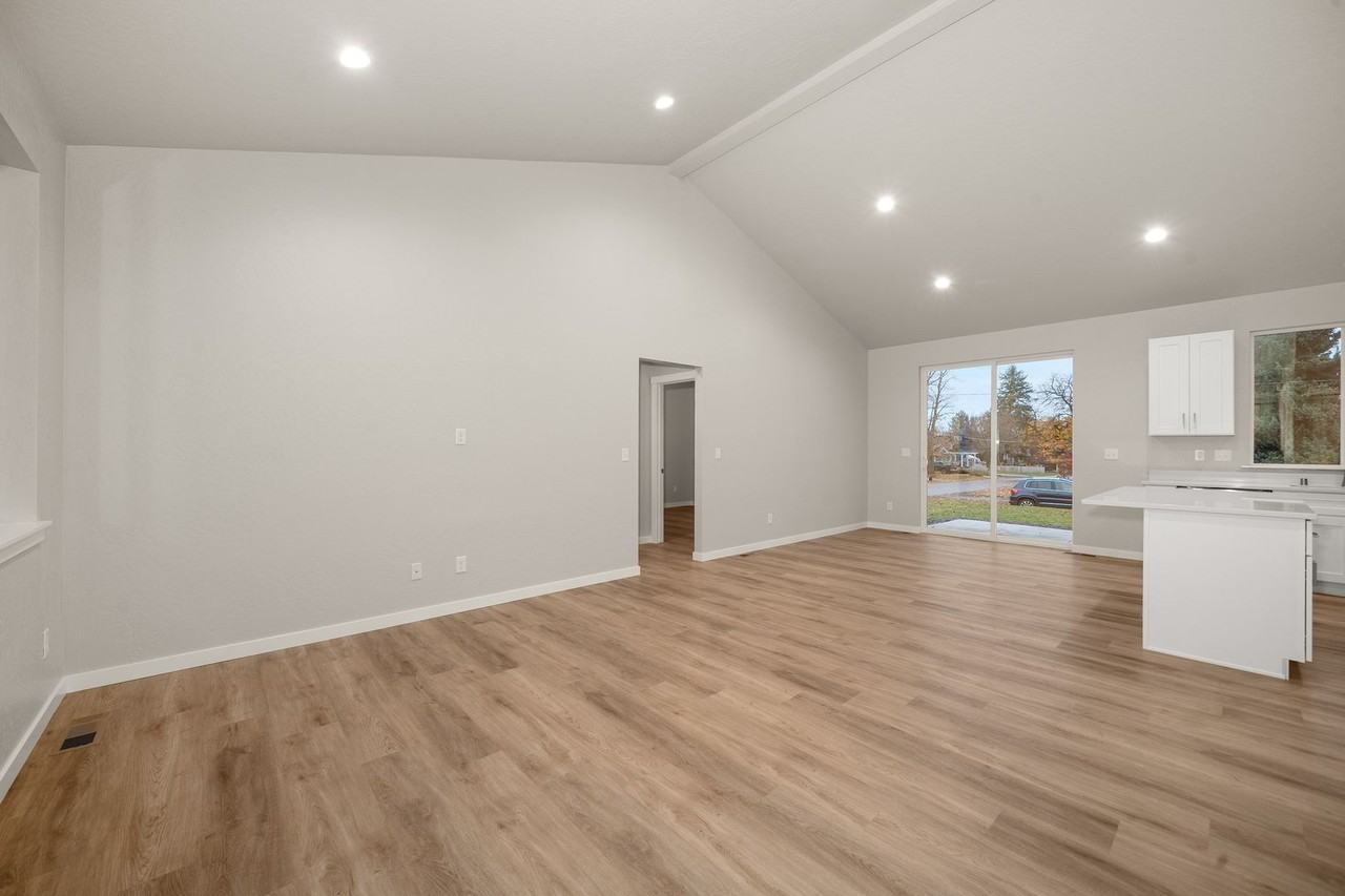 9230 E Rockwell Ln - Photo 7 of 25