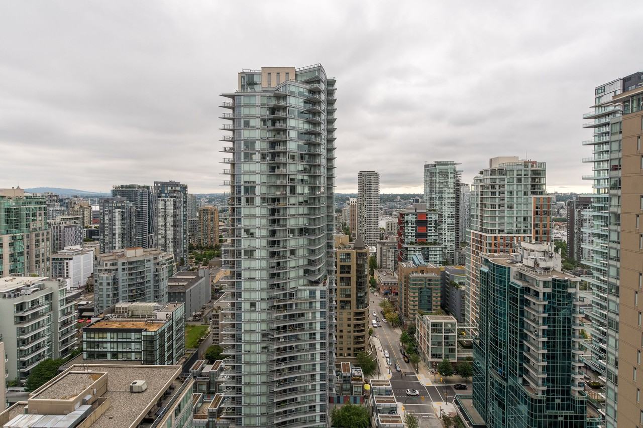 1289 Hornby Street - Photo 19