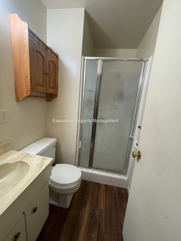 7126 Louise Ave - Photo 7 of 11