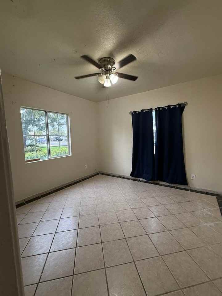 463 Faber St - Photo 6 of 9