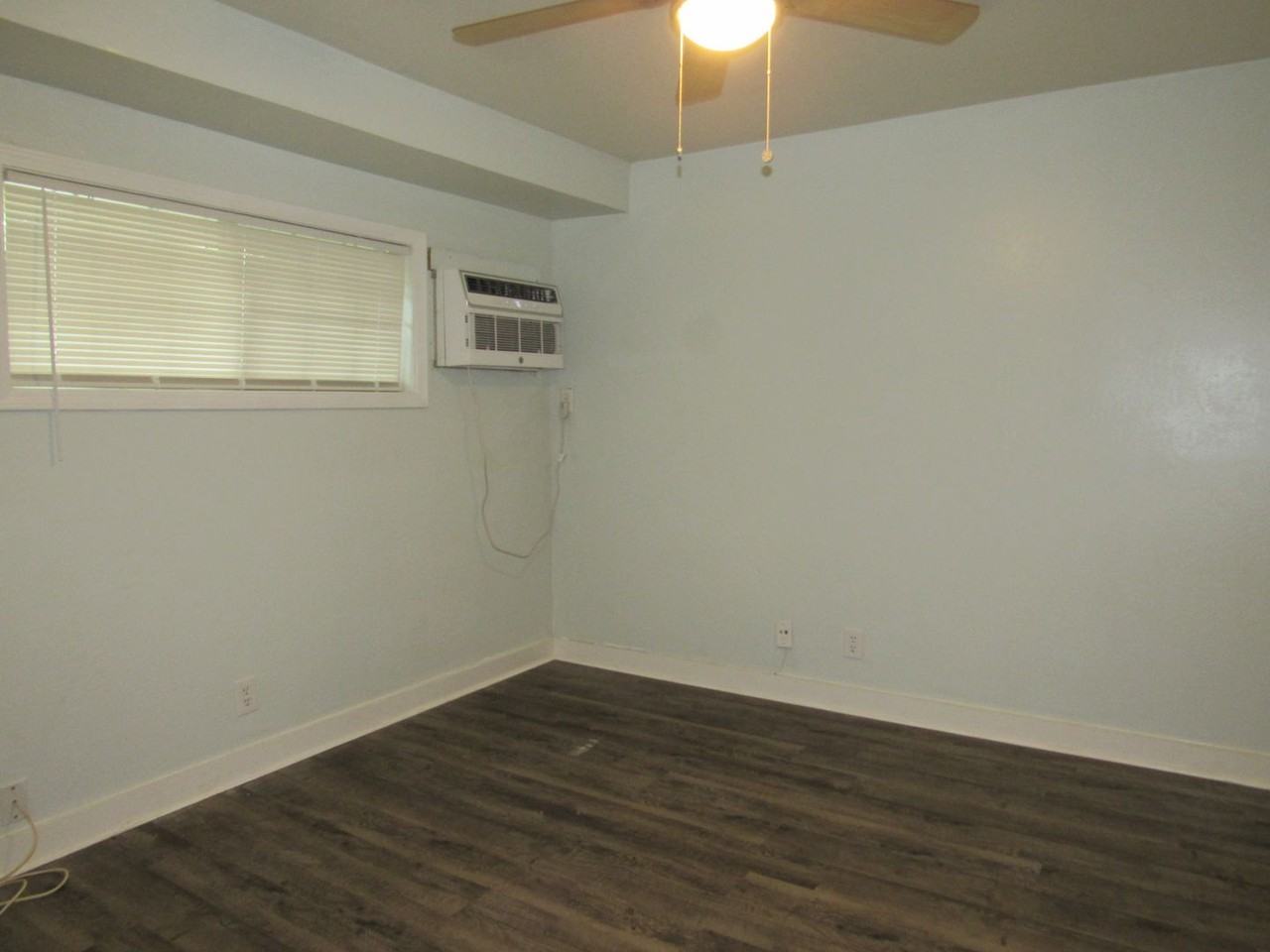 311 E Rosewood Ave - Photo 5 of 10