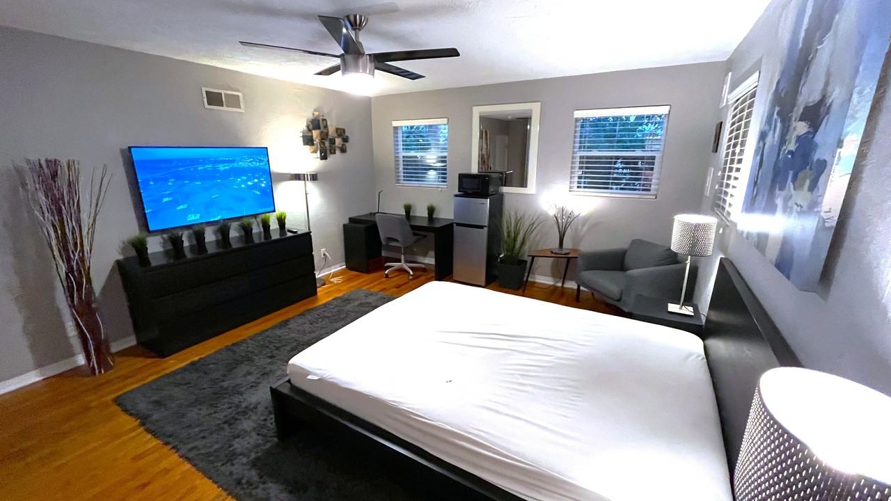 236 North Keech Street - Photo 2 of 25