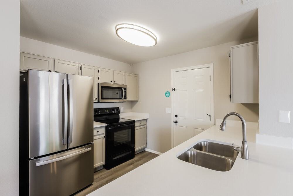 3154 W Via Montoya Dr - Photo 7 of 16