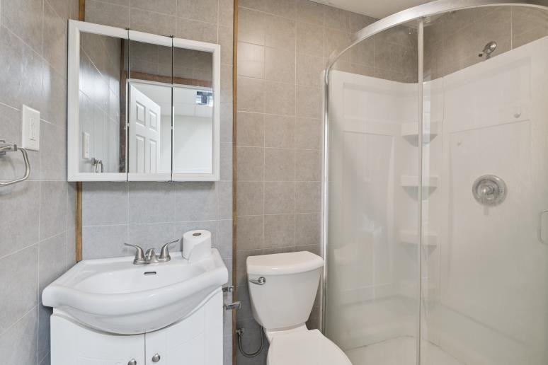 912 North State Road - Photo 2 of 14