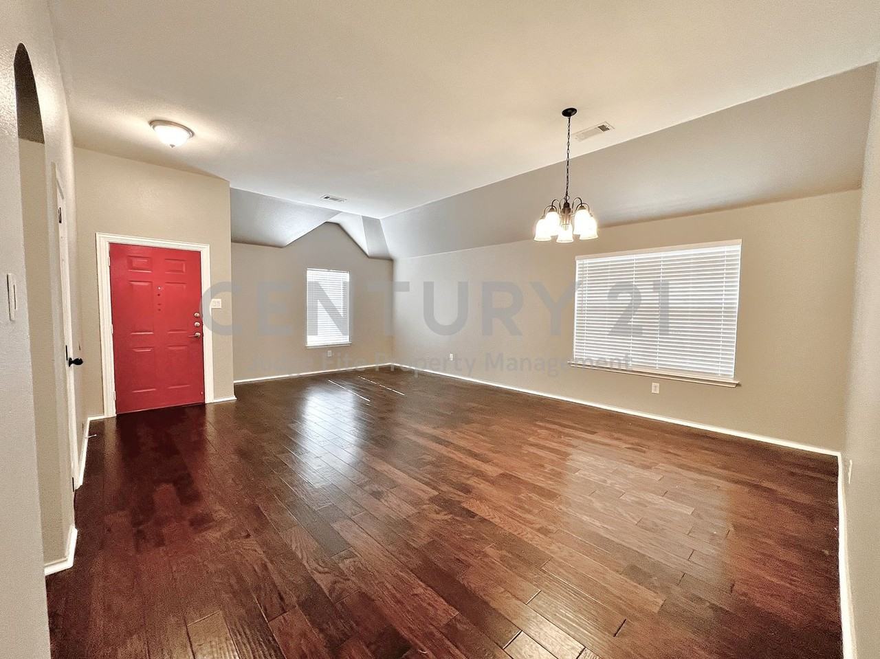 4003 Greenwood Way - Photo 2 of 11