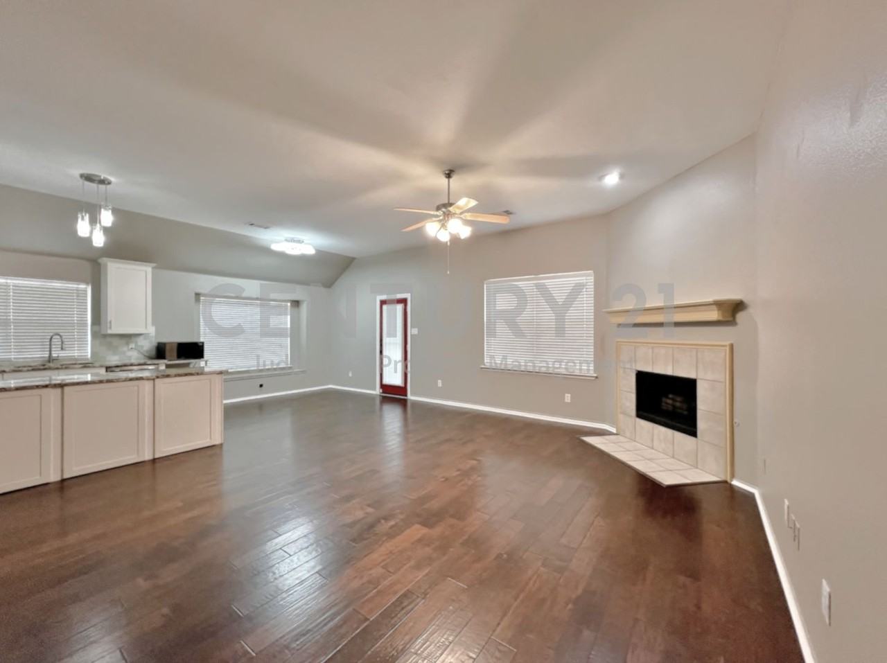 4003 Greenwood Way - Photo 3 of 11