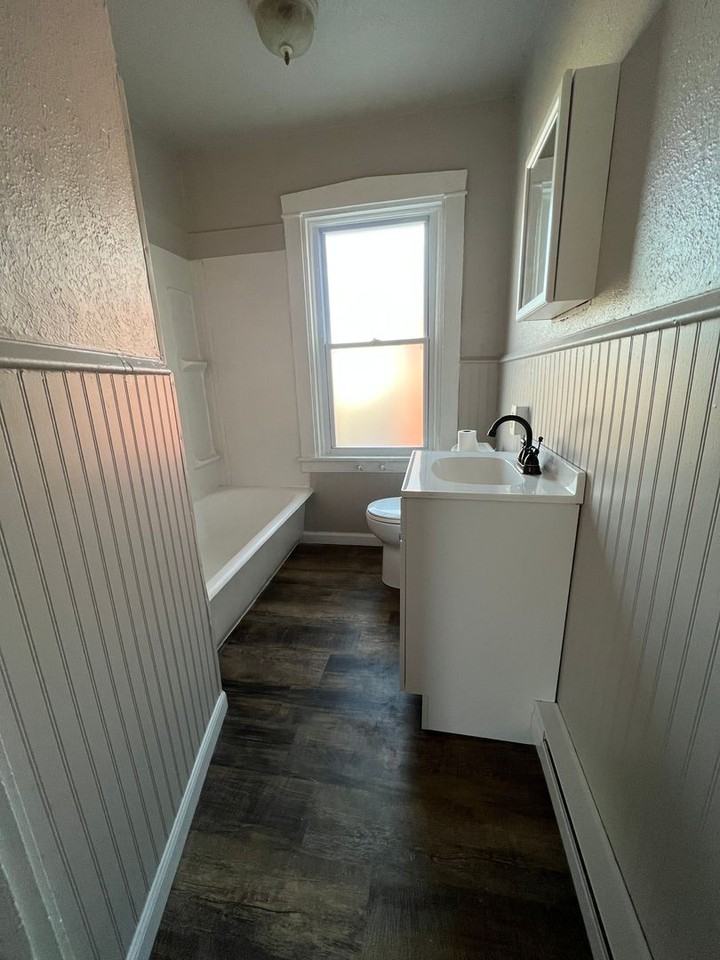 12 East Andrew Street - Photo 2 of 5