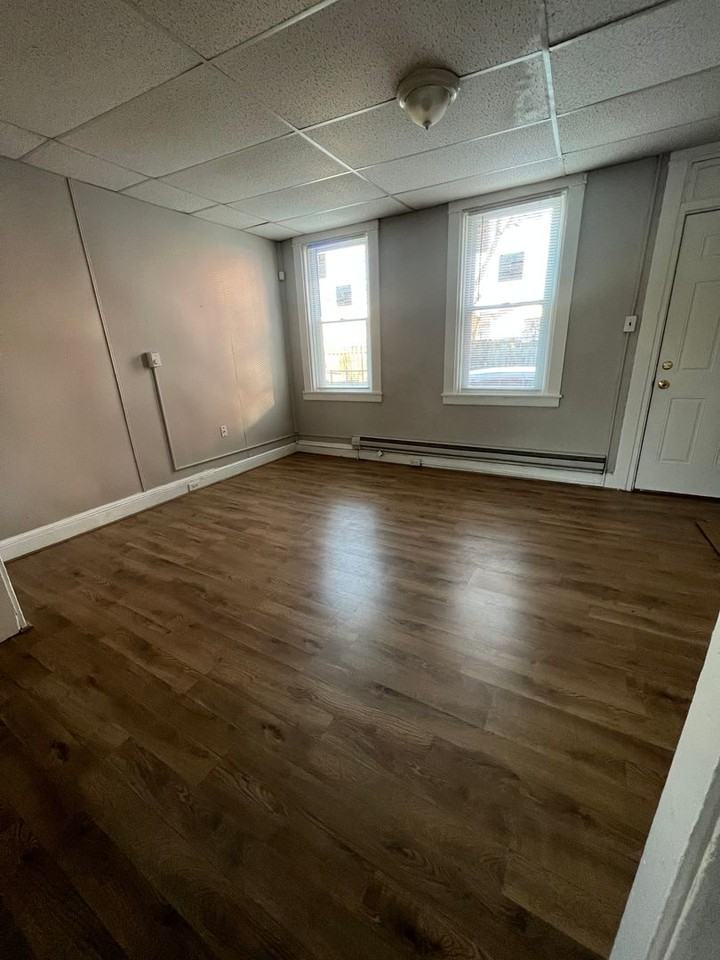 12 East Andrew Street - Photo 3 of 5