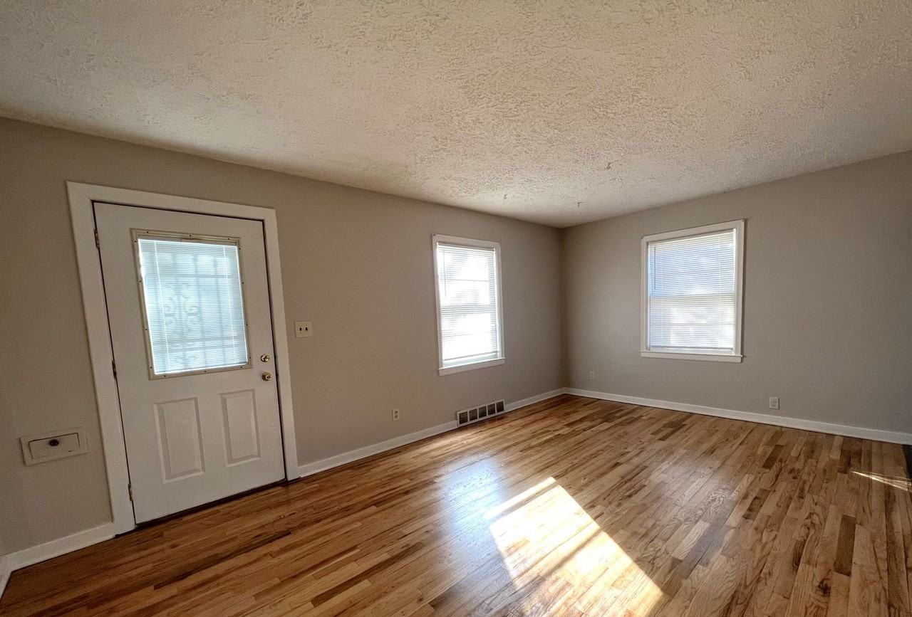 2108 S 48th Ave - Photo 2 of 16