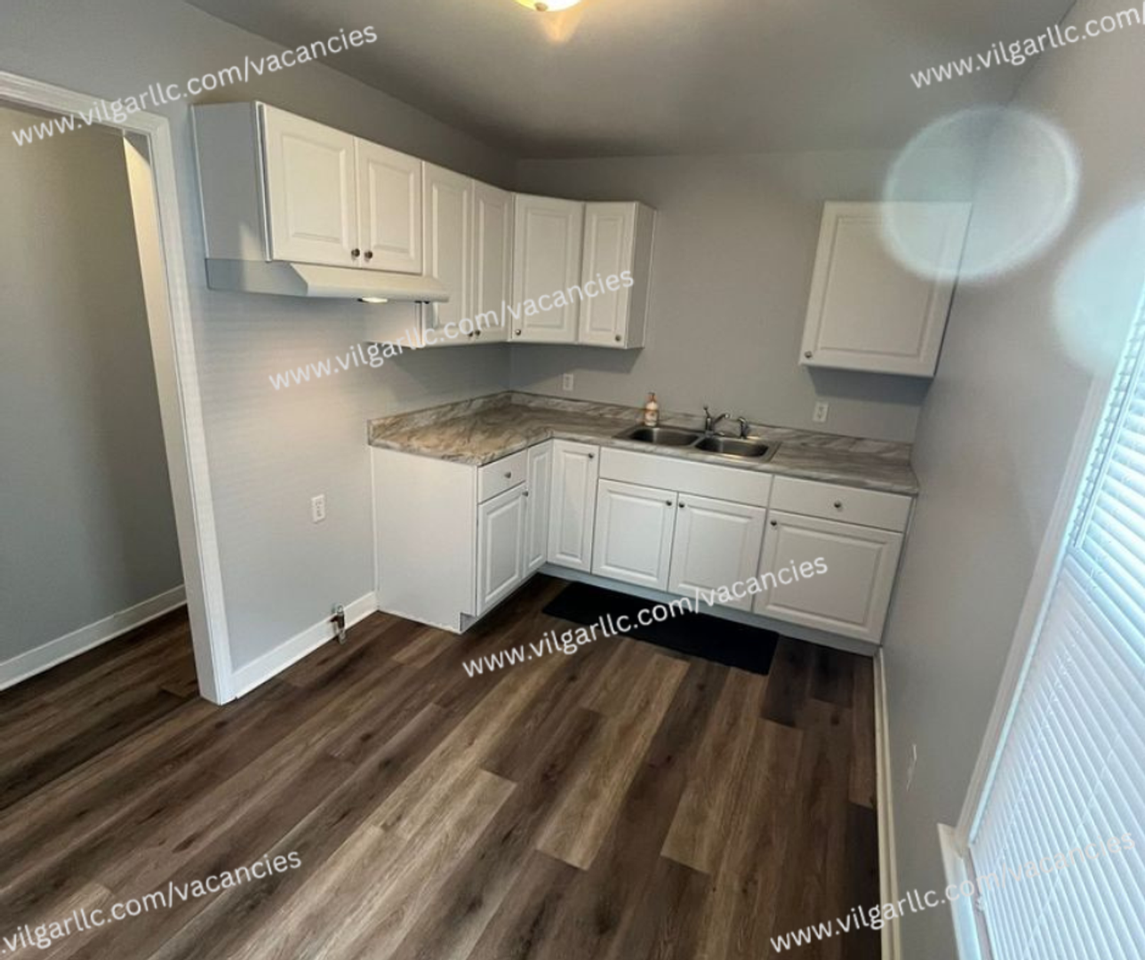 2708 162nd Pl - Photo 2 of 25