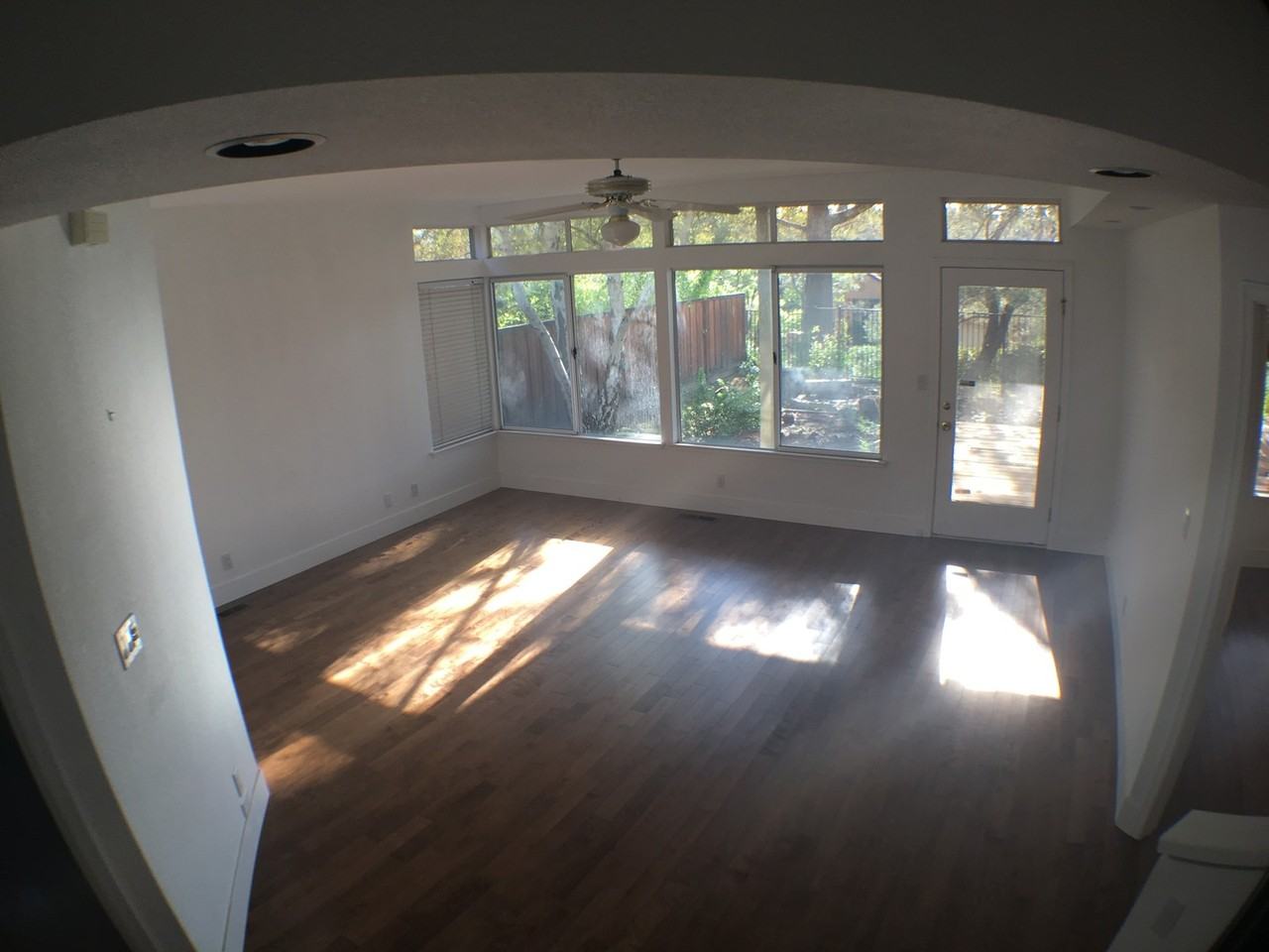 6143 Lakeview Circle - Photo 4 of 12