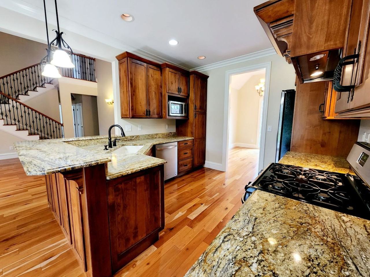 500 Saint Andrews Dr - Photo 4 of 25
