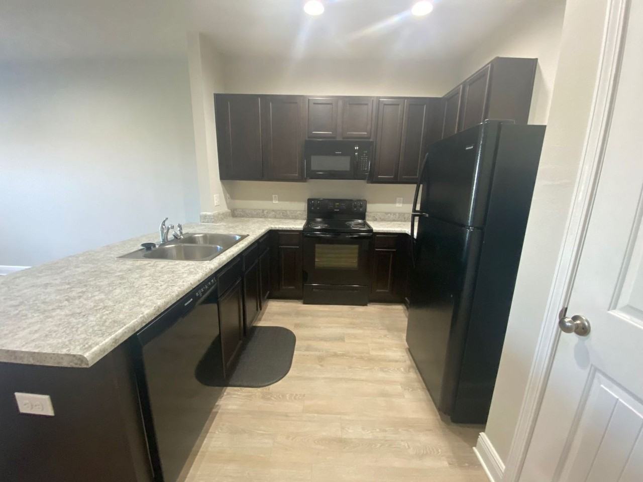 5932 Callaway Cir - Photo 3 of 14