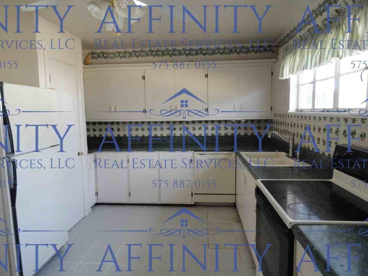 704 Lakeside Drive - Photo 3 of 6