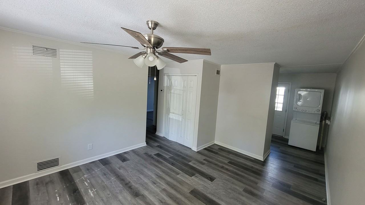 566 Overlook St - Photo 4 of 9