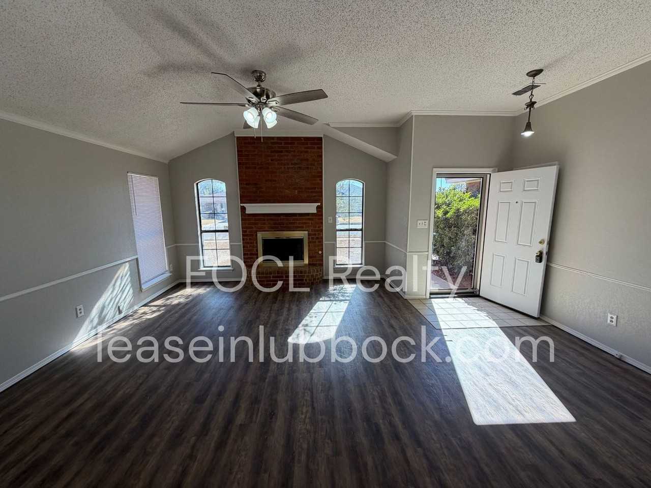 5714 95th St - Photo 4 of 15