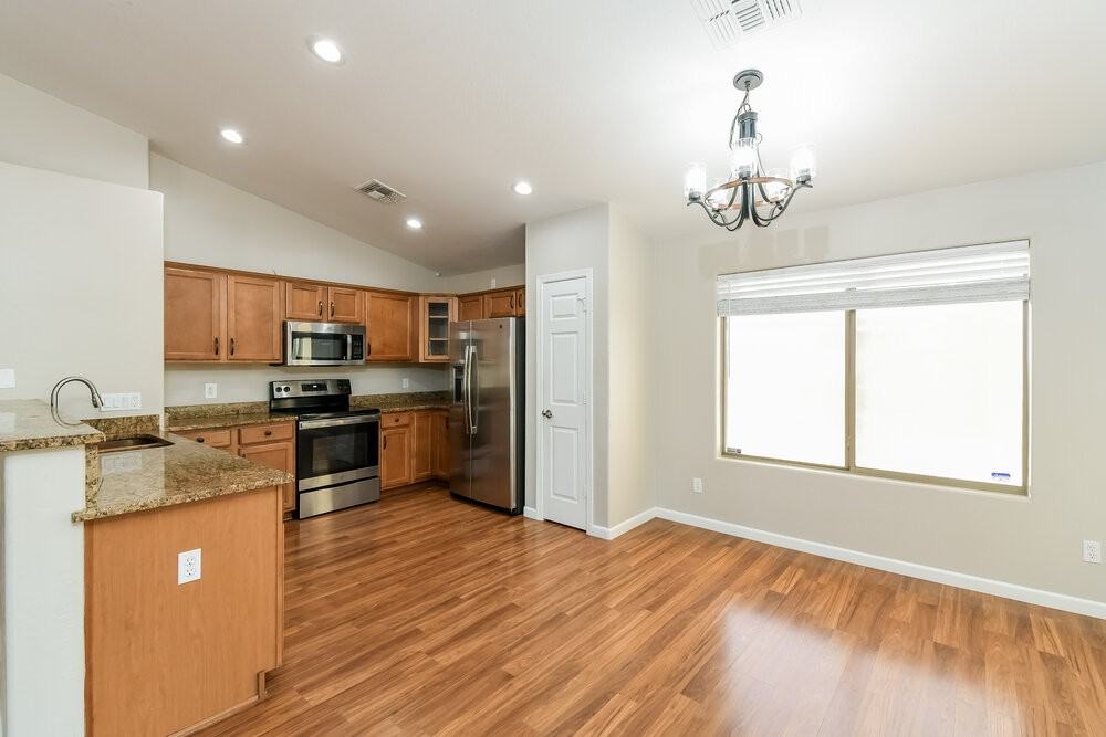 3650 W Carlos Ln - Photo 5 of 16