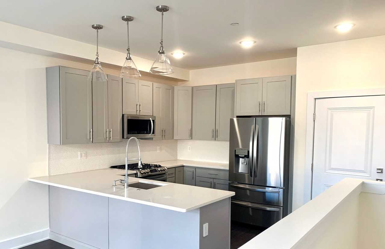 514 W Montgomery Ave #2