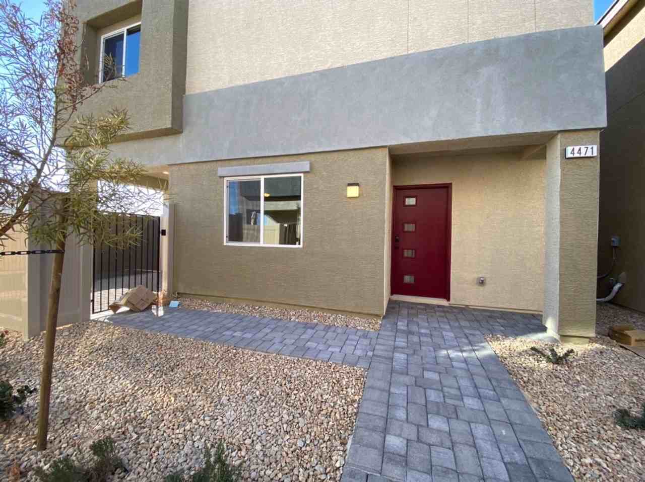 4471 Sapphire Moon Ave