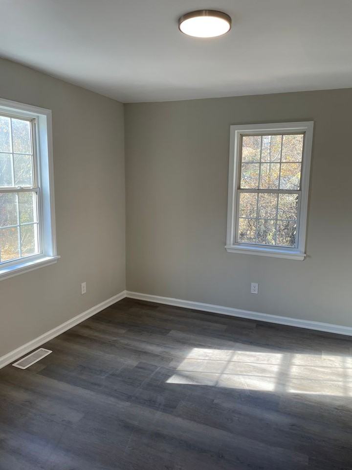 645 West Northwest Boulevard - Photo 3 of 10