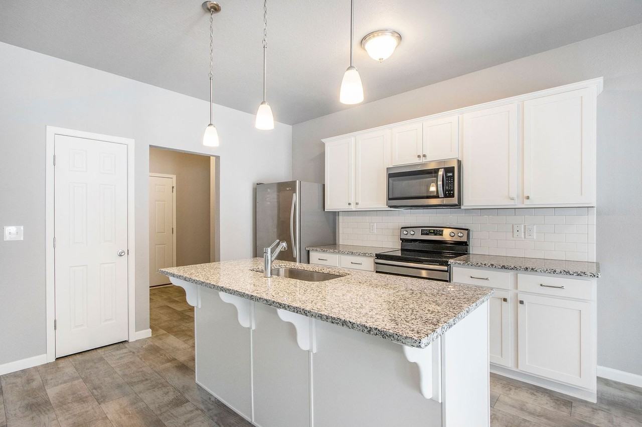 10280 Pennridge Dr - Photo 2 of 13