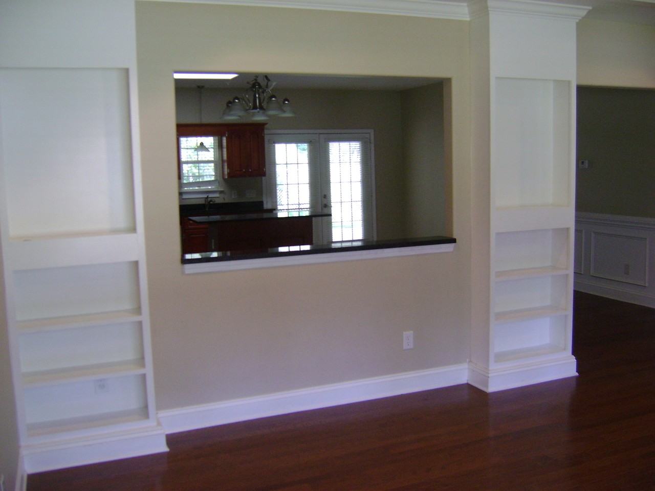 115 Live Oak Street - Photo 2 of 8