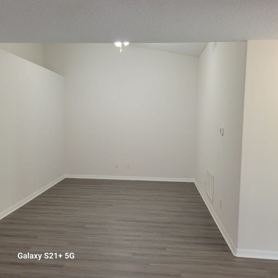 11A Squire Ct - Photo 2 of 9