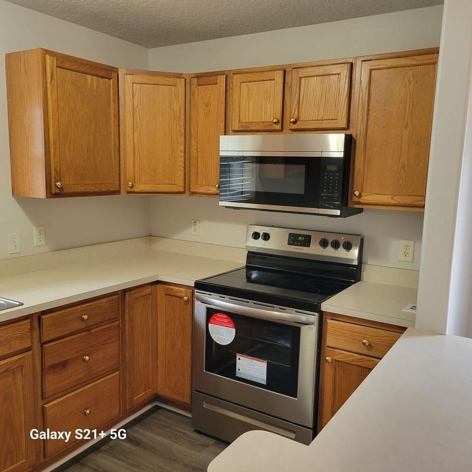 11A Squire Ct - Photo 3 of 9