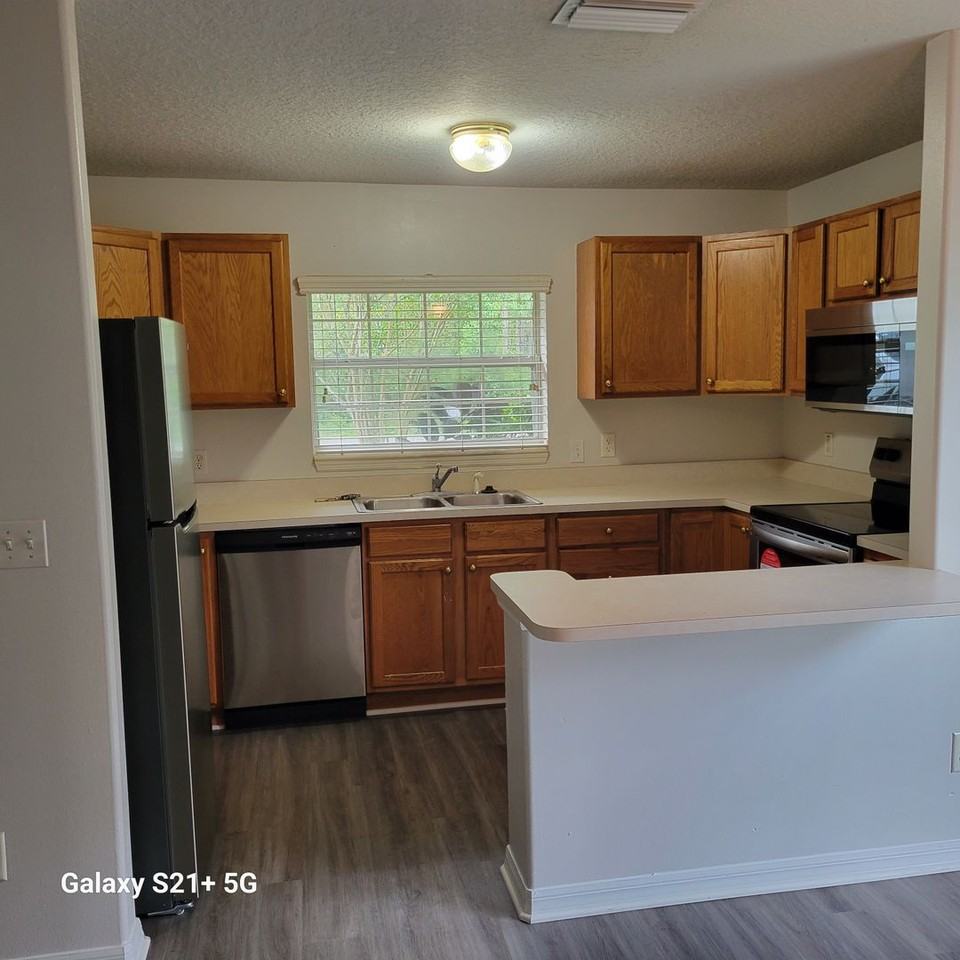 11A Squire Ct - Photo 5 of 9