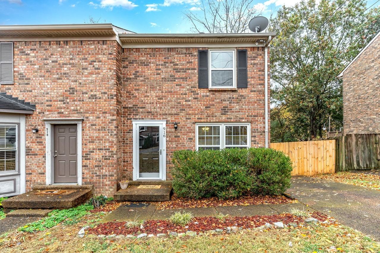 916 Hammack Dr - Photo 2 of 19