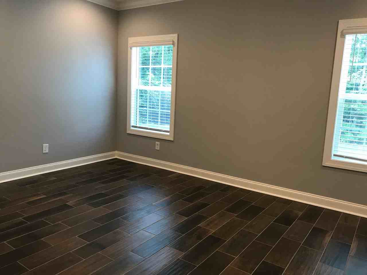 813 Downs Way - Photo 4 of 12