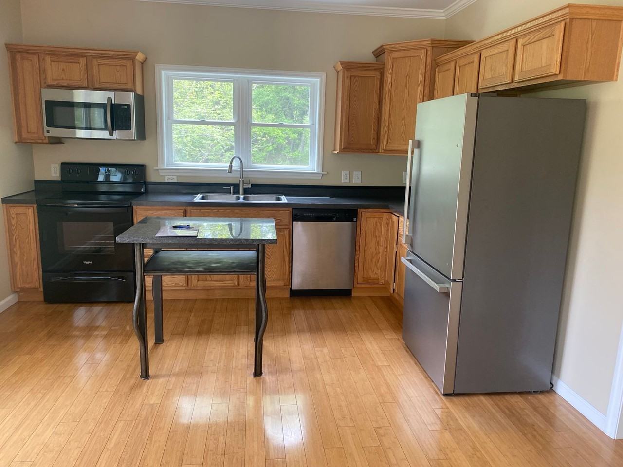 403 Honeysuckle Hill - Photo 4 of 20