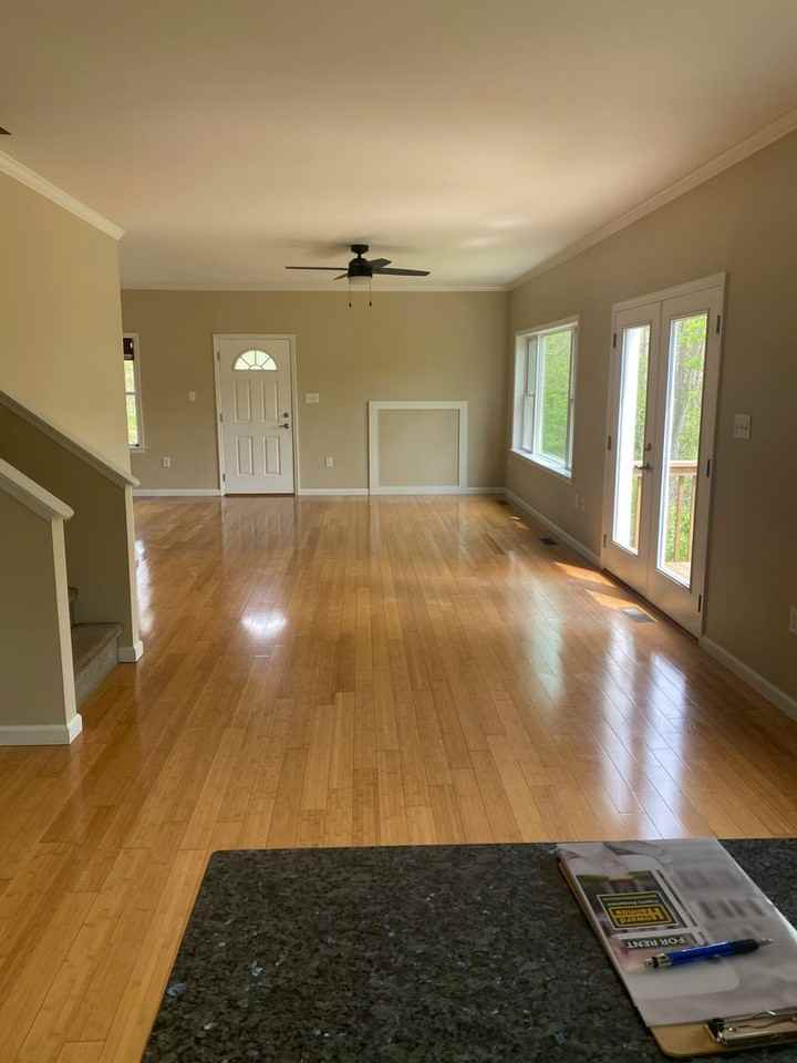 403 Honeysuckle Hill - Photo 5 of 20