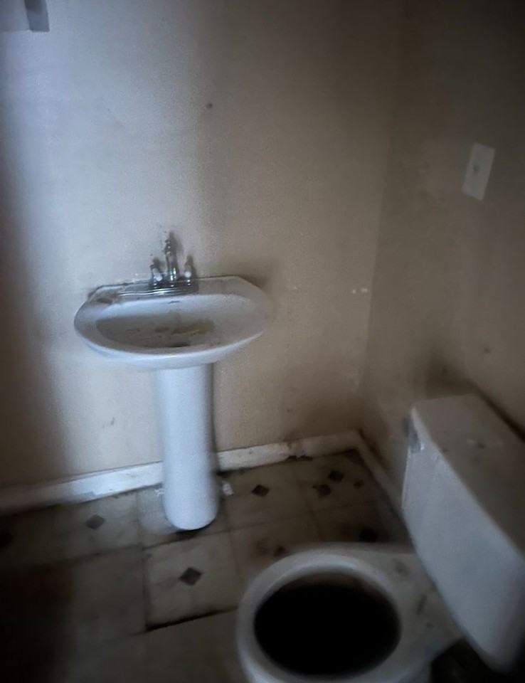 303 Cardinal St - Photo 6 of 13