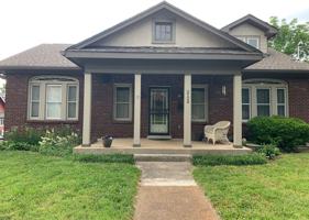 featured image of 2124 Ashwood Avenue