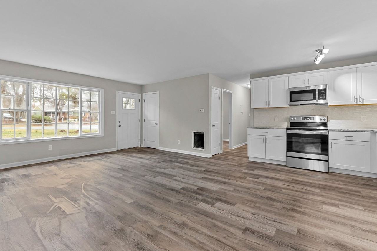 102 Southwood Cir - Photo 6 of 8